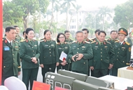 Military youth confidently advances into new era